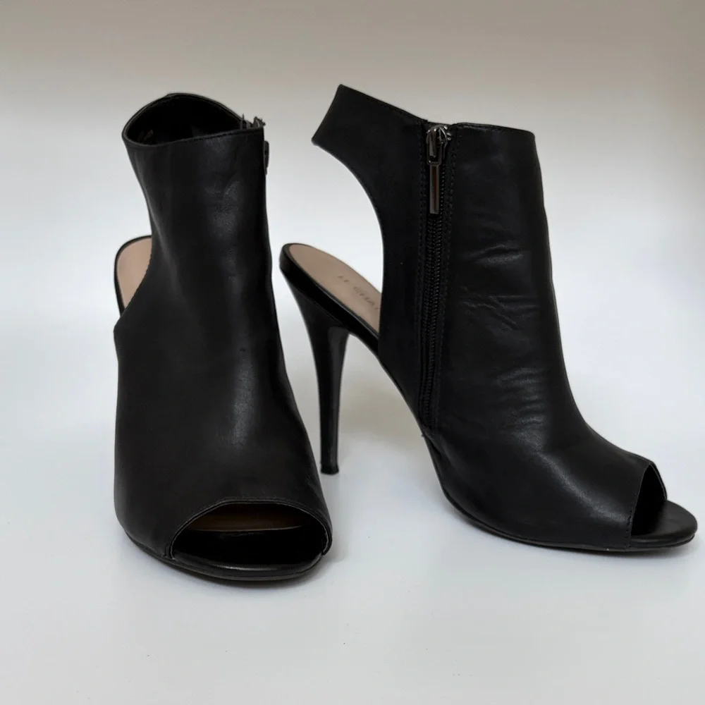 Elegant Black Leather Peep-Toe Heels - Picture 1 of 8